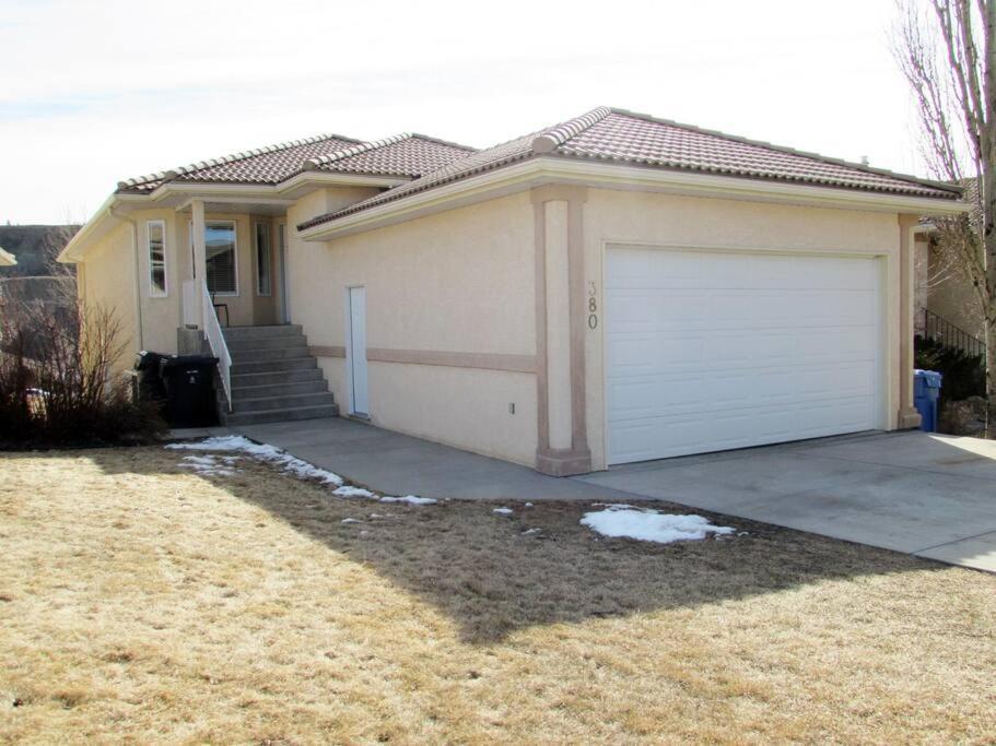 Paradise Canyon Golf Resort, Signature Walkout Condo 380 Lethbridge Exterior photo